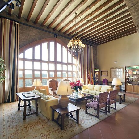 Parador De Cardona Exterior photo